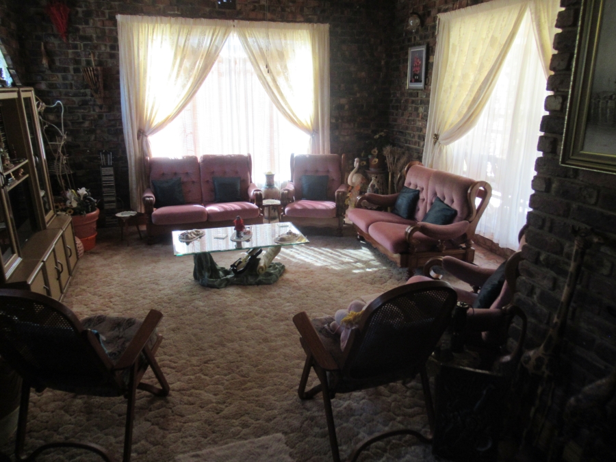 3 Bedroom Property for Sale in Flamingo Park Free State